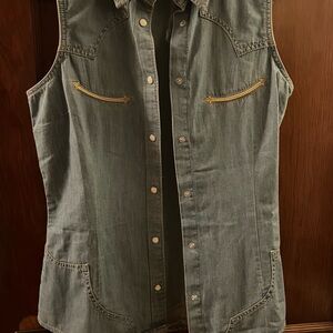 Wrangler Sleeveless Denim Button-Up Shirt Small